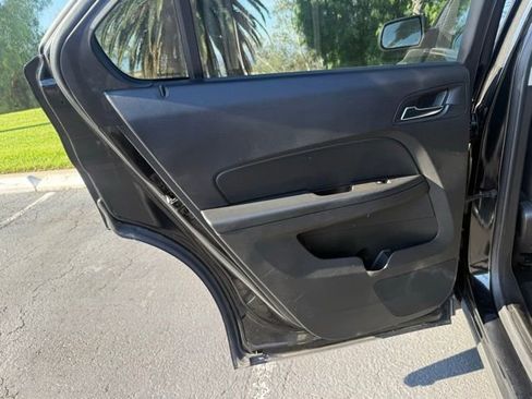 Used 2017 Chevrolet Equinox LT w/ Convenience Package image 11