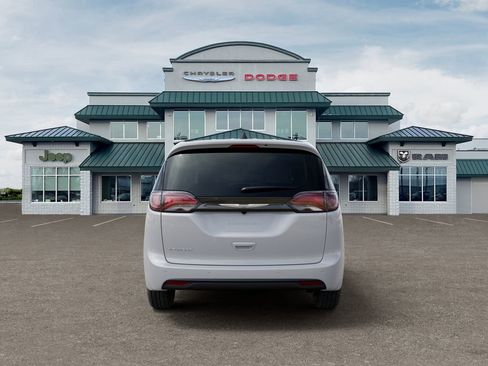 New 2026 Chrysler Voyager LX image 7