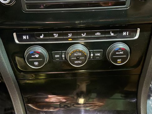 Used 2015 Volkswagen Golf TDI SEL image 23