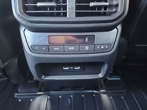 Used 2023 Honda Pilot Touring image 19