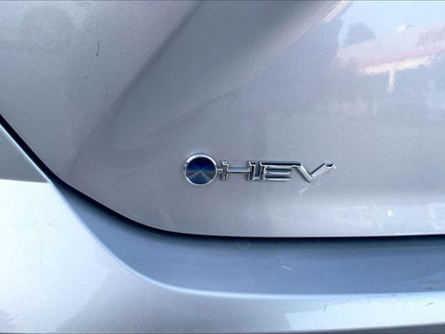 Used 2025 Toyota Camry LE FWD image 10