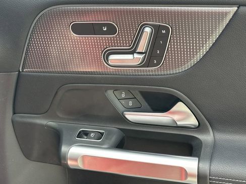 Certified 2022 Mercedes-Benz GLB 250 4MATIC image 17