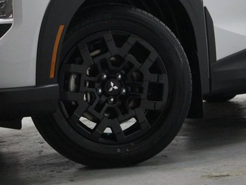 New 2026 Mitsubishi Outlander Trail Edition image 3