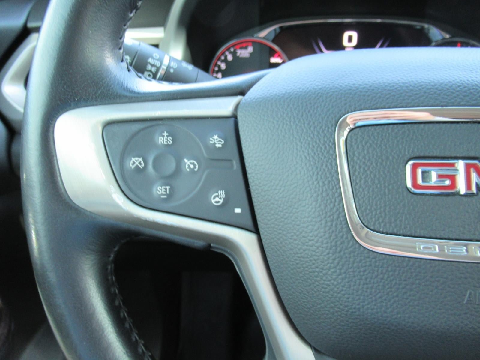 Used 2020 GMC Acadia Denali w/ Technology Package FWD image 25
