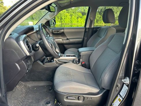 Used 2023 Toyota Tacoma SR5 AWD/4WD image 14