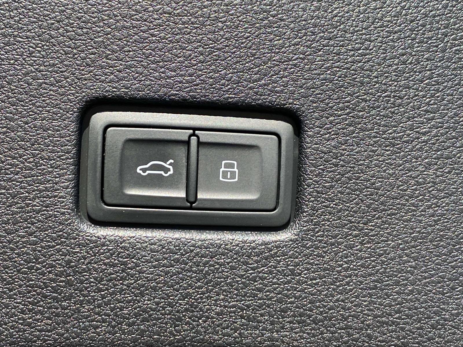 Used 2020 Audi Q8 Premium Plus AWD/4WD image 6