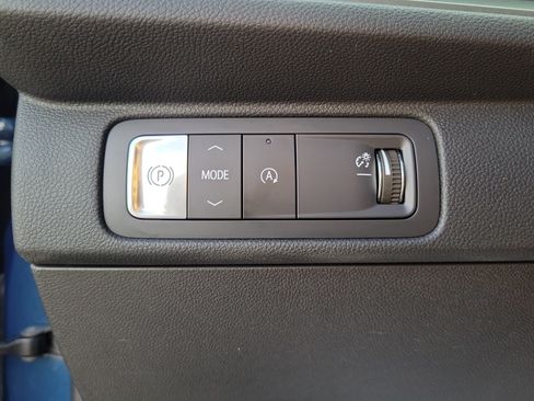 Used 2024 Chevrolet Traverse LT w/ LPO, Floor Liner Package FWD image 31