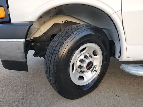 Used 2024 GMC Savana 2500 w/ Driver Convenience Package image 32