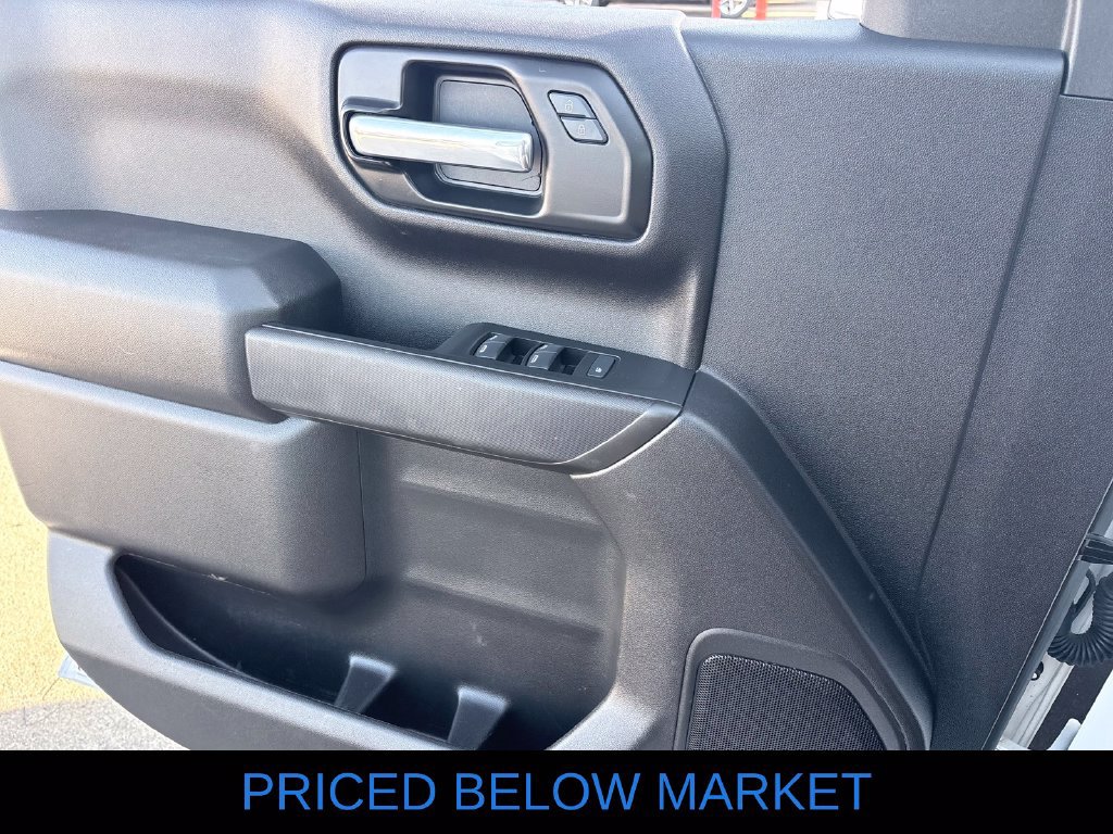 Used 2025 Chevrolet Silverado 1500 W/T w/ Trailering Package AWD/4WD image 11