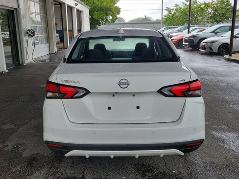 Used 2024 Nissan Versa SV FWD image 4