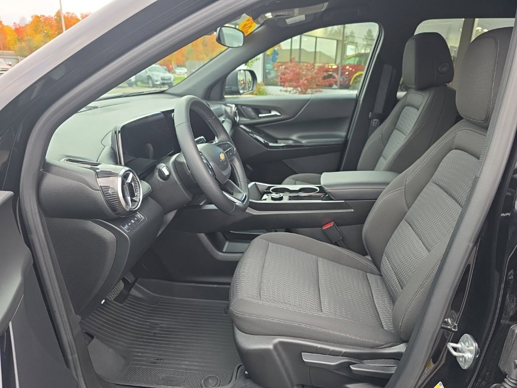 Used 2026 Chevrolet Equinox LT AWD/4WD image 21