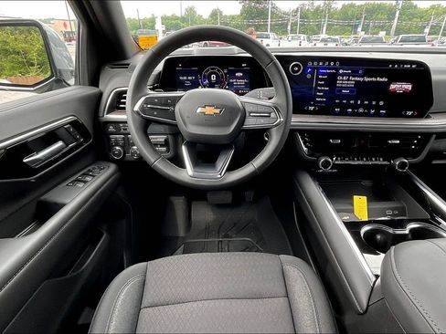 Used 2026 Chevrolet Tahoe LS AWD/4WD image 6
