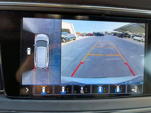 Used 2021 Buick Enclave Essence w/ Sound and Sites Package FWD image 9