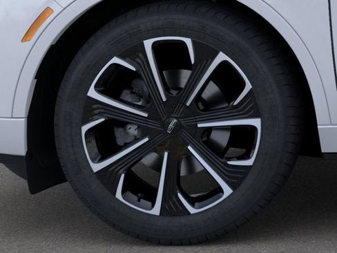 New 2026 Lincoln Nautilus Reserve AWD/4WD image 19