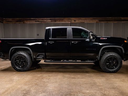 Used 2021 Chevrolet Silverado 2500 LTZ w/ LTZ Plus Package image 11