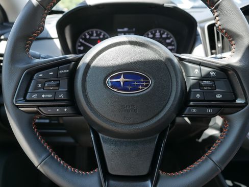 Used 2024 Subaru Crosstrek 2.5i Limited AWD/4WD image 25