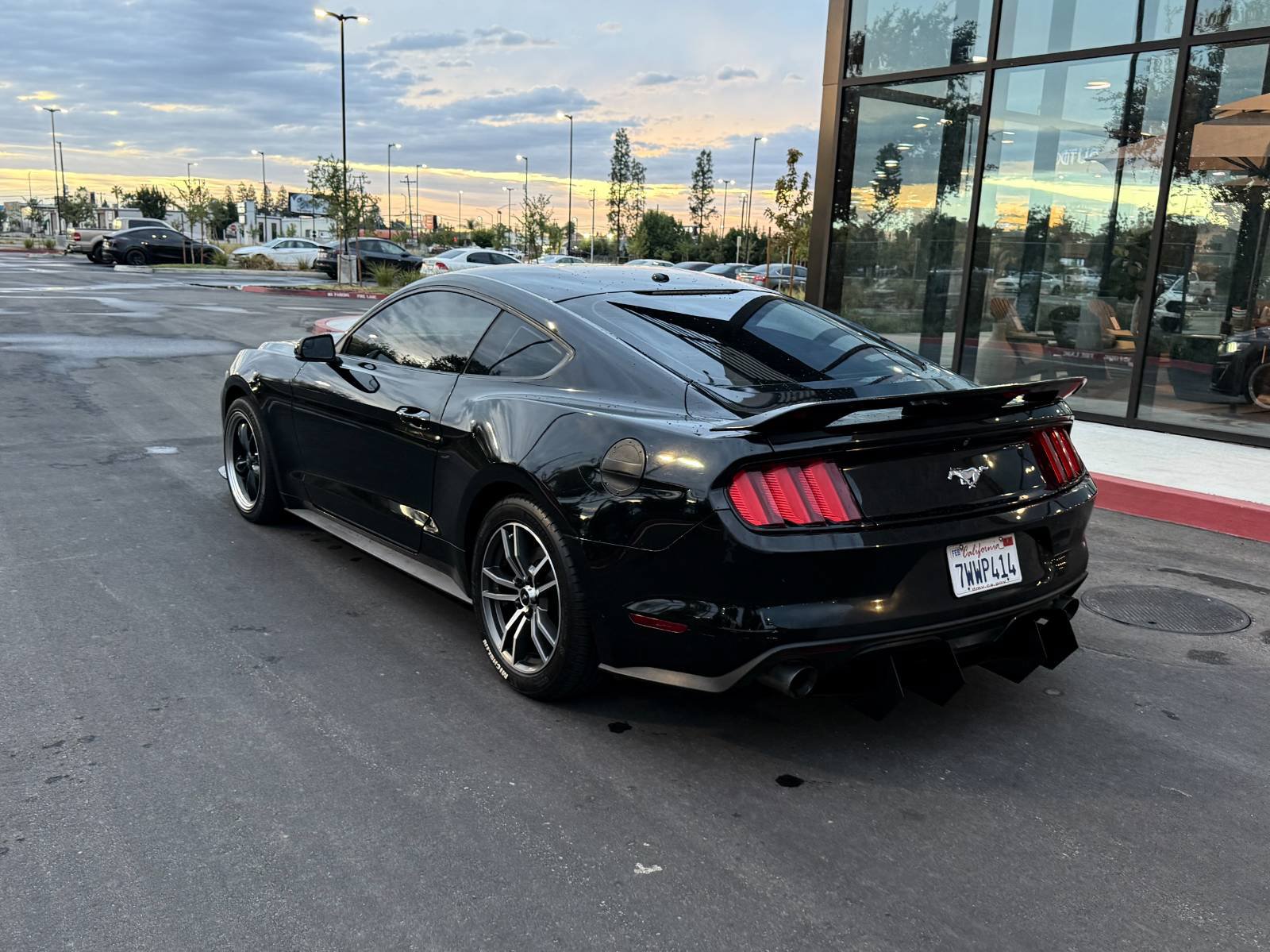 Used 2017 Ford Mustang Premium RWD image 9