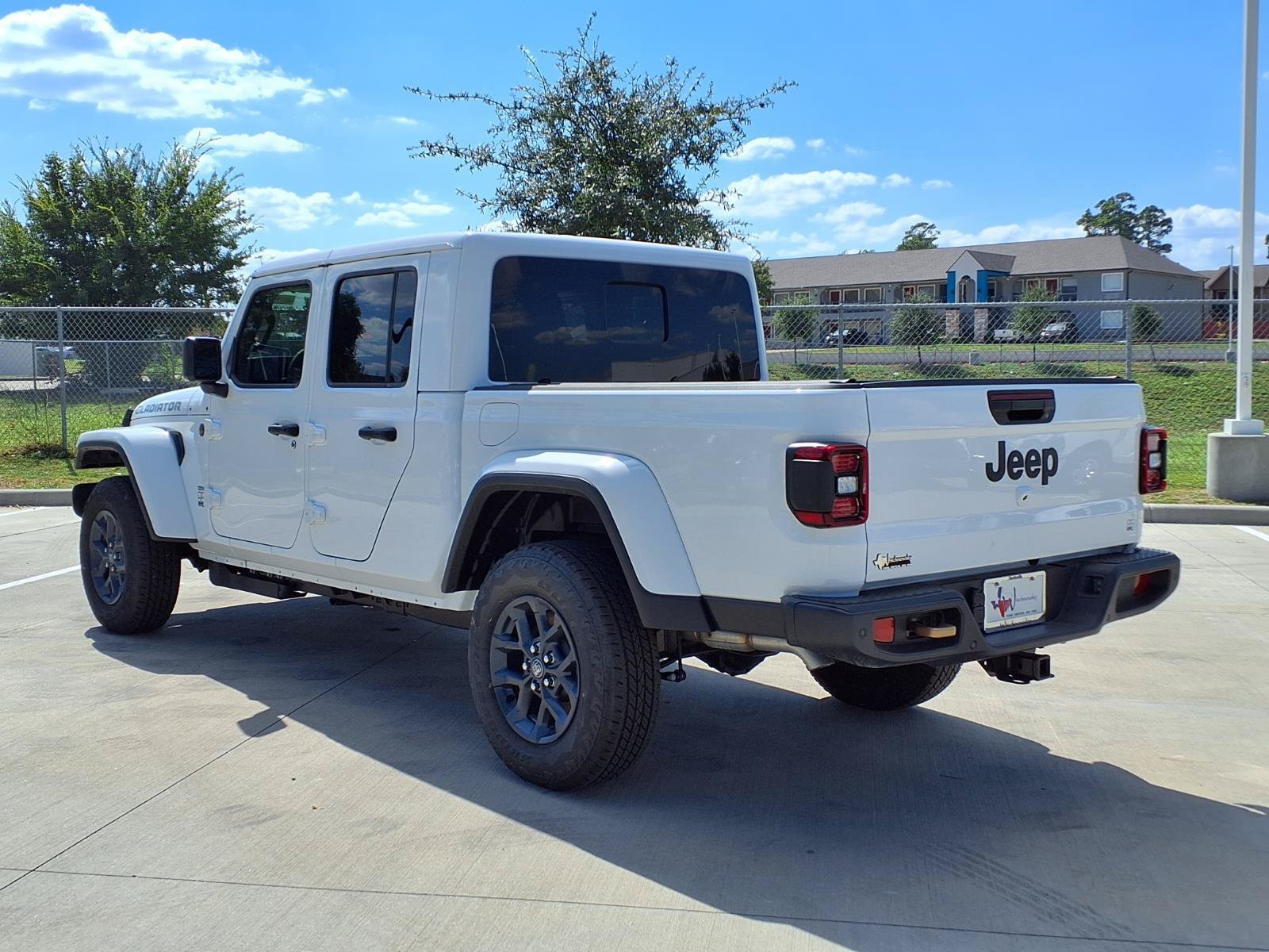 New 2026 Jeep Gladiator Sport AWD/4WD image 2