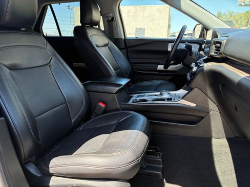 Used 2023 Ford Explorer Limited RWD image 40