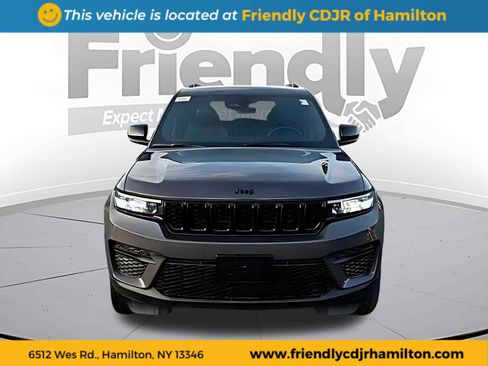 New 2025 Jeep Grand Cherokee Altitude image 8