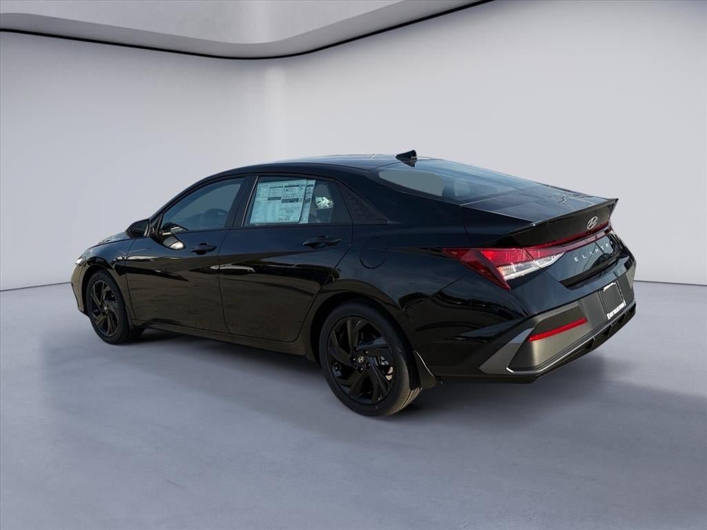 New 2026 Hyundai Elantra SEL Sport FWD image 3