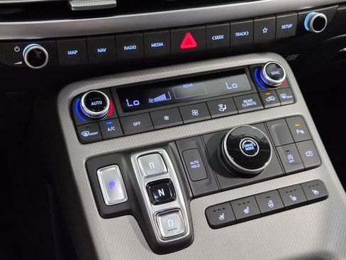 Certified 2025 Hyundai Palisade SEL FWD image 23