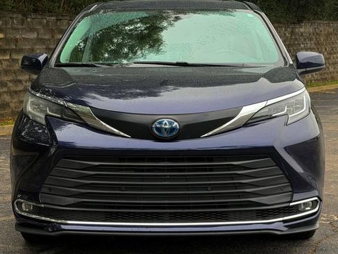 Used 2022 Toyota Sienna XLE FWD image 12
