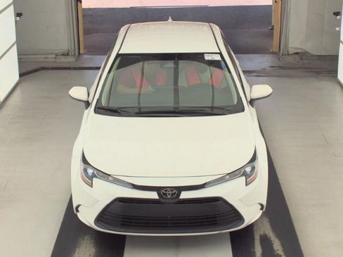 Used 2024 Toyota Corolla LE image 2
