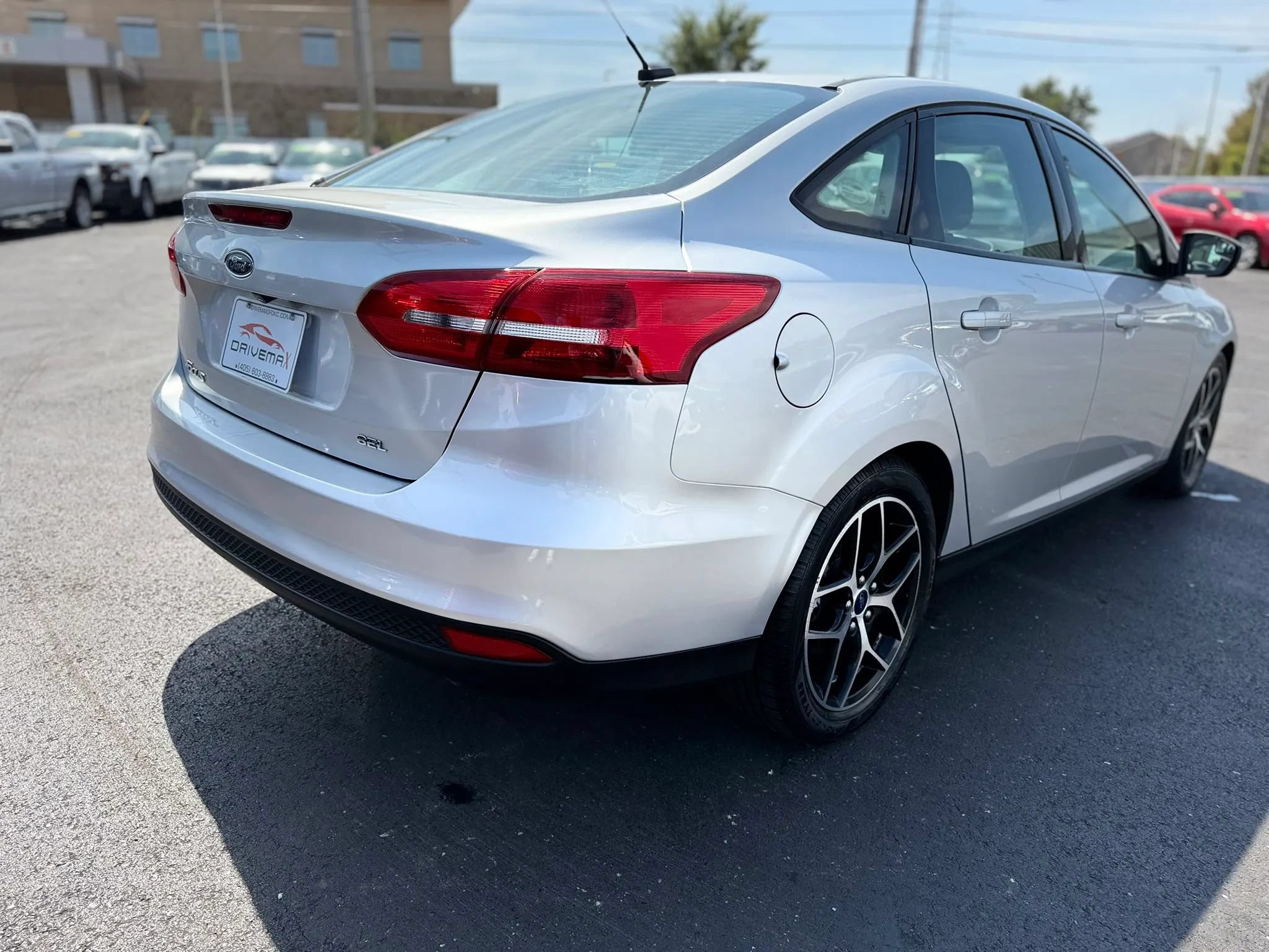Used 2018 Ford Focus SEL FWD image 3