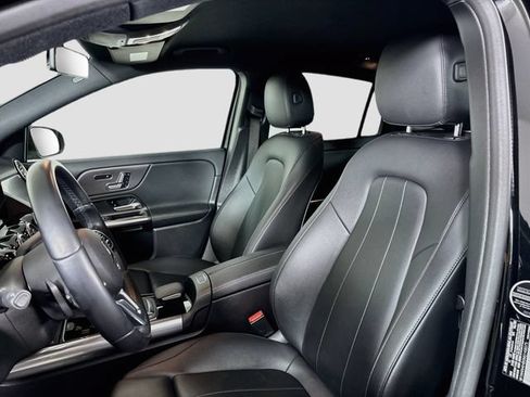 Used 2021 Mercedes-Benz GLA 250 4MATIC image 21