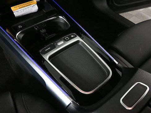 Certified 2025 Mercedes-Benz GLB 250 image 15