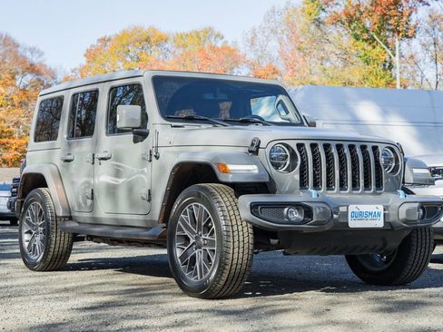 Used 2022 Jeep Wrangler Unlimited Sahara image 1
