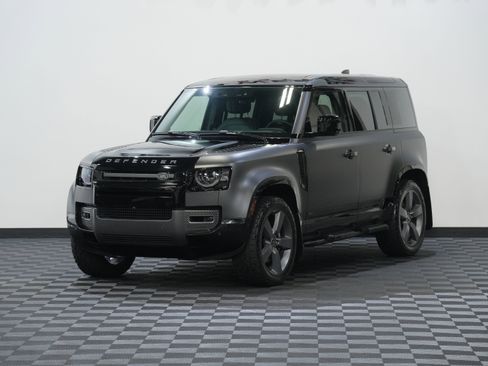 Used 2025 Land Rover Defender 110 V8 AWD/4WD image 3