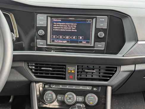 Used 2024 Volkswagen Jetta SE image 26