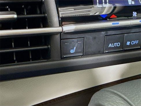 Certified 2023 Toyota Sienna XLE image 19