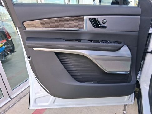 New 2026 Cadillac Vistiq Sport image 18