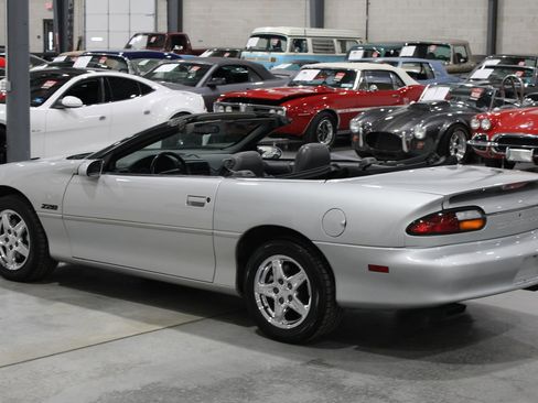 Used 1998 Chevrolet Camaro Z28 RWD image 3