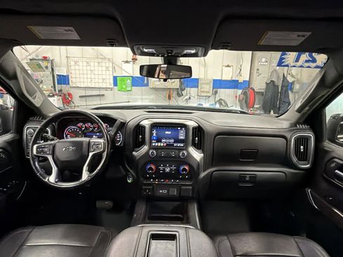Used 2021 Chevrolet Silverado 1500 RST image 22