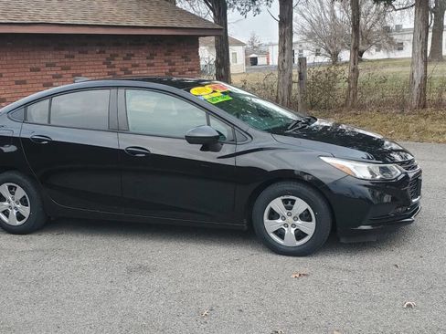 Used 2018 Chevrolet Cruze LS image 14