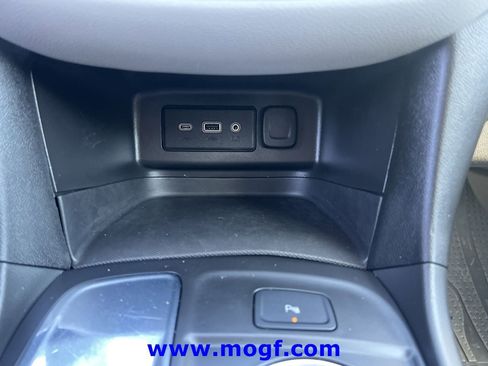 Used 2023 Chevrolet Equinox LT w/ LPO, Floor Liner Package FWD image 10
