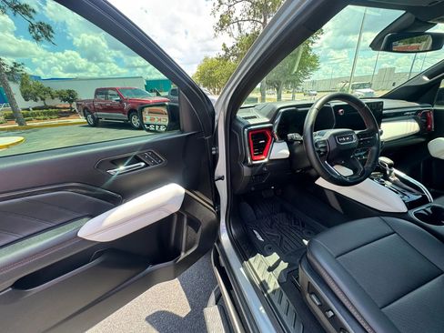 Used 2024 GMC Canyon AT4X AWD/4WD image 10