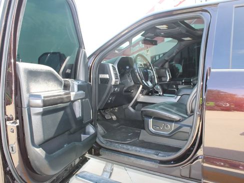 Used 2018 Ford F150 Platinum w/ Equipment Group 701A Luxury AWD/4WD image 8