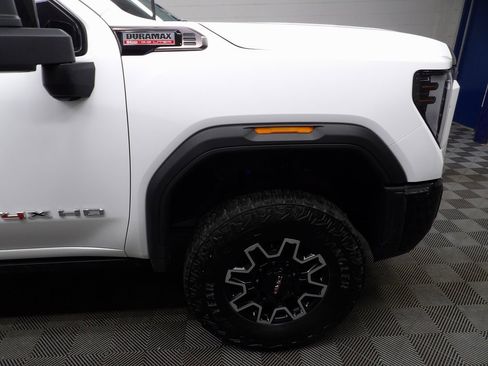 Used 2025 GMC Sierra 2500 AT4X image 38