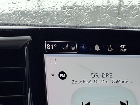 Used 2024 Chrysler Pacifica Touring-L image 5