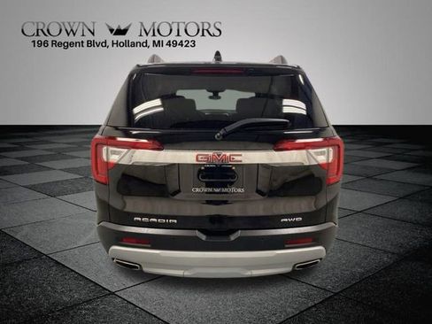 Used 2023 GMC Acadia SLE w/ Driver Convenience Package image 5