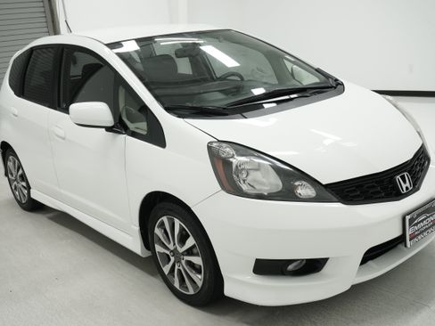 Used 2013 Honda Fit Sport image 3