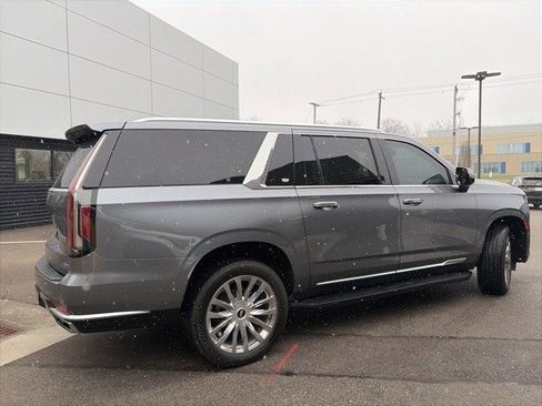Used 2021 Cadillac Escalade ESV Premium Luxury image 3