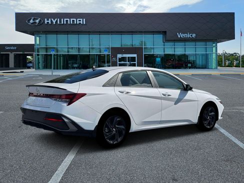 New 2026 Hyundai Elantra Sport FWD image 27