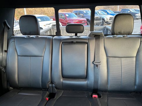 Certified 2022 Ford F250 Lariat w/ Black Appearance Package image 9