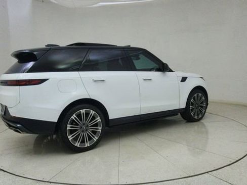 Used 2024 Land Rover Range Rover Sport SE image 69